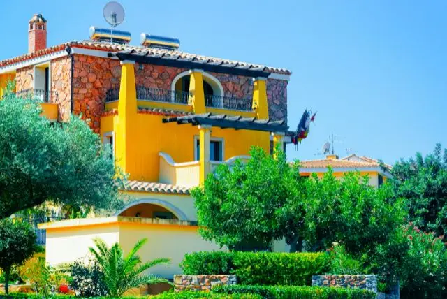 האי סרדיניה מורכב מ-4 פרובינציות - סאסארי בצפון, נואורו וגם אוריסטנו במרכז, בדרום סוד סרדיניה