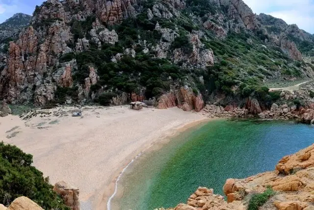 חוף Li Cossi מקסטלסרדו לכיוון סנטה תרזה כ-60 דקות נסיעה - וזה שווה את זה!