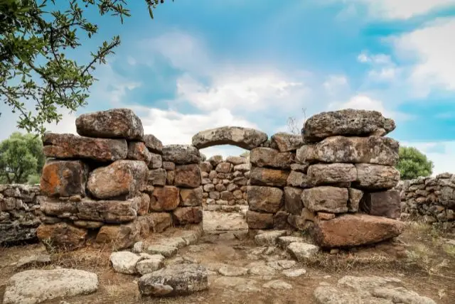 עמק נוראגי Nuraghi Valley בסרדיניה