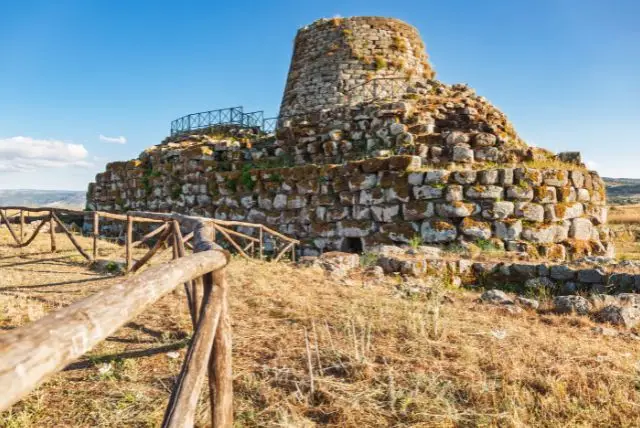 נוראגה סנטו אנטינה (Santu Antine Nuraghe) בסרדיניה
