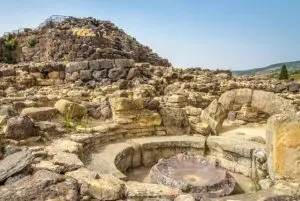 סו נוראז'י די ברומיני (Su Nuraxi di Barumini) - אתר מורשת עולמית בסרדיניה credit to getyourguide.com