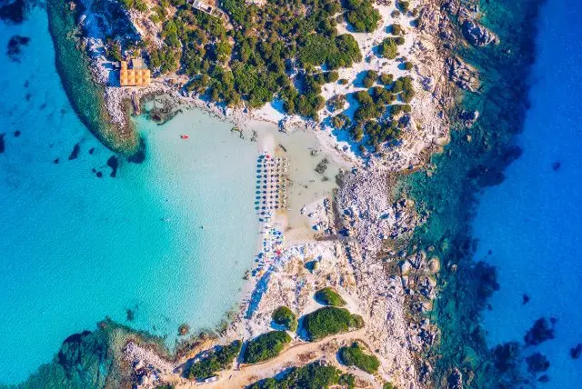 חוף פונטה מולנטיס (Punta Molentis) ליד קליארי