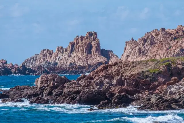 חוף Costa Paradiso ליד סנטה תרזה גאלורה