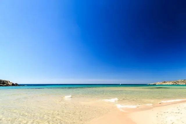 חוף Su Giudeu באיזור קיאה בסרדיניה