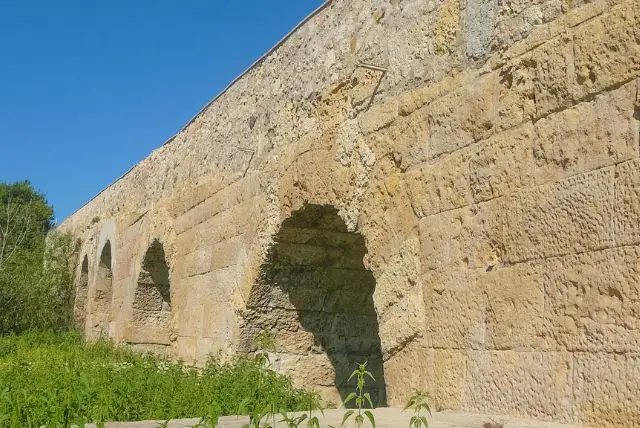 פורטו טורס (Porto Tores) במפרץ אזינארה עיר הנמל המרכזית של סרדיניה