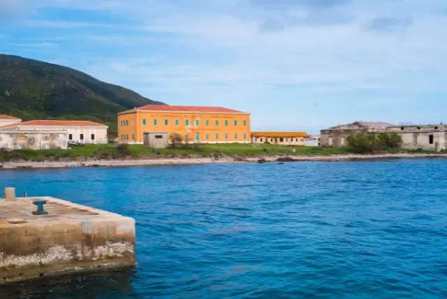 האי אזינארה בסרדיניה - האלקטרז האיטלקי "Asinara"