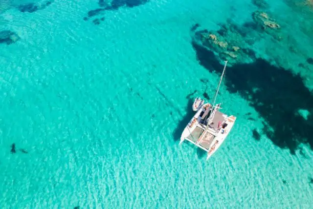 האי ראצולי (Razzoli) מבין איי המדלנה