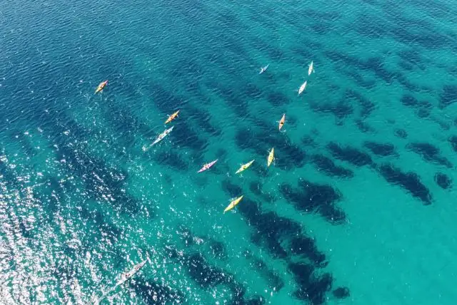 טיול קיאקים בסנט'אנטיוכיו בסרדיניה credit to getyourguide.com