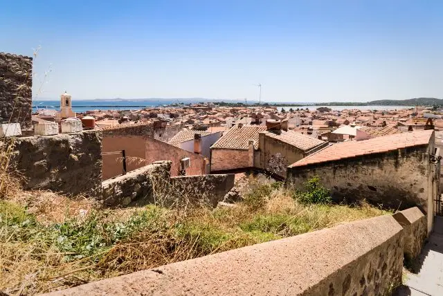 הכפר קרלופורטה (Carloforte) ליד סאן אנטיוקו - נחשב לאחד מהכפרים היפים ביותר באיטליה