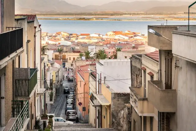 הכפר קרלופורטה (Carloforte) ליד סאן אנטיוקו - נחשב לאחד מהכפרים היפים ביותר באיטליה