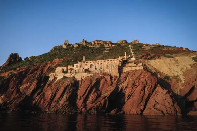 איגלסיאס (Iglesias) הנקראת "עיירת המכרות" של סרדיניה