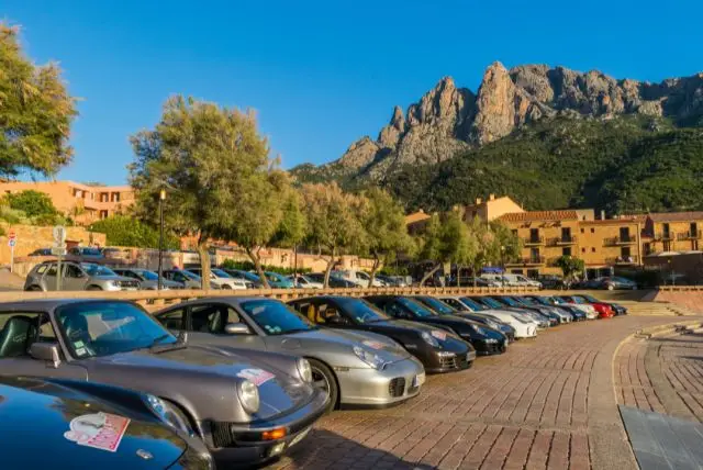 השכרת רכב בסרדיניה - מה חשוב לדעת לגבי נהיגה מבחינת כבישים, מהירות, חוקים, כללים ועוד