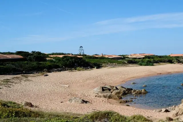 העיירה פורטובלו (Portobello di Gallura) בסרדיניה
