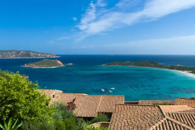 למה סרדיניה נקראת אי האומנים?