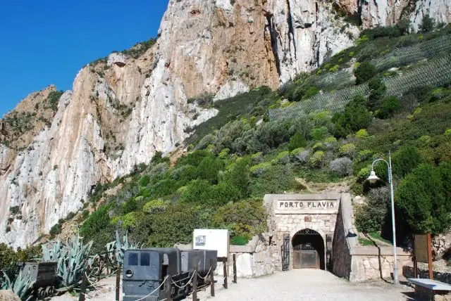 העיירה פורטו פלביה (Porto Flavia) ליד איגלסיאס credit to getyourguide.com