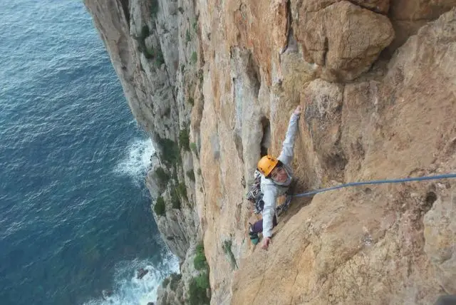 צוק מסואה - אחד המצוקים המרשימים ביותר בדרום-מערב סרדיניה במחוז איגלסיאס (Iglesias) credit to getyourguide.com