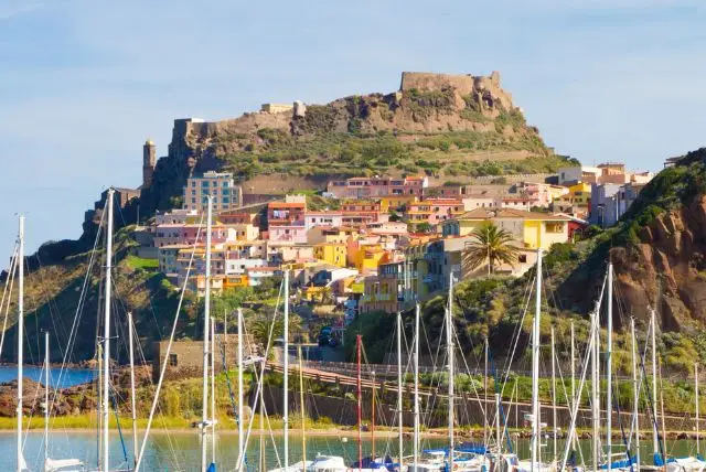 קסטל ג'נובזה - Castel Genovese | המבצר של קסטלסרדו (castelsardo) בסרדיניה