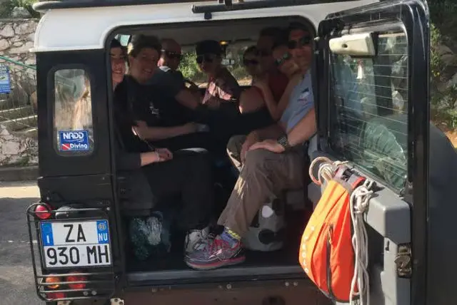 טיול ג'יפים 4 על 4 בסרדיניה credit to getyourguide.com