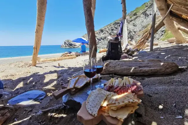 Bombarde Beach - חוף מומלץ באלגרו (נפת סאסארי, סרדיניה) credit to getyourguide.com