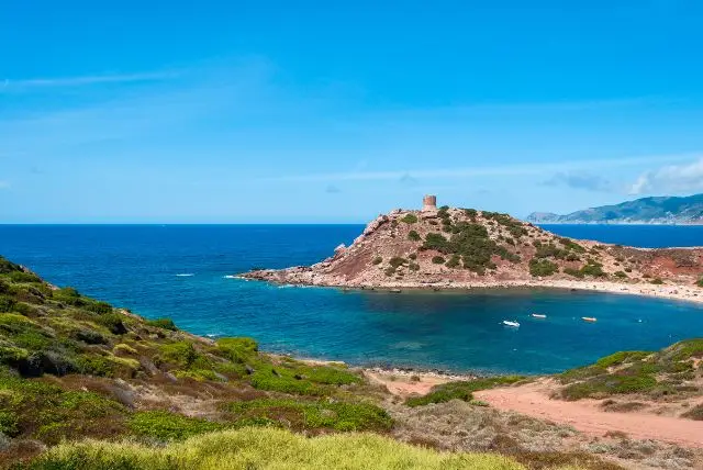 למי שייכת סרדיניה ולמה?