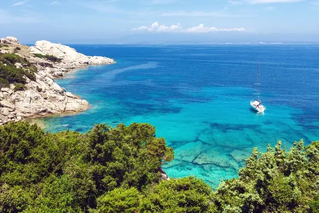 למי שייכת סרדיניה ולמה?