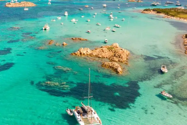 סרדיניה ביולי – שיא הקיץ, חופים, אירועים מיוחדים ומה חשוב לדעת