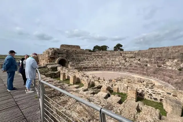 טיול מודרך מקליארי להריסות של נורה (Nora Archaeological Park) credit to getyourguide.com