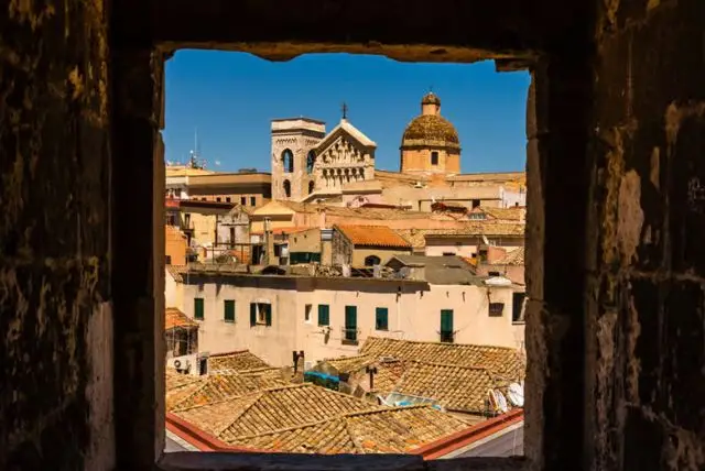 סיור בעיר העתיקה של קליארי credit to getyourguide.com