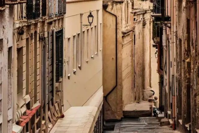 סיור בעיר העתיקה של קליארי