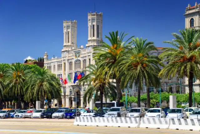 סיור בעיר העתיקה של קליארי