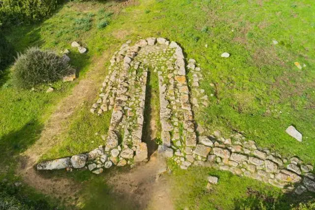 האתר הארכיאולוגי לו ברנדלי - The archaeological site Lu Brandli בסנטה תרזה גאלורה credit to getyourguide.com