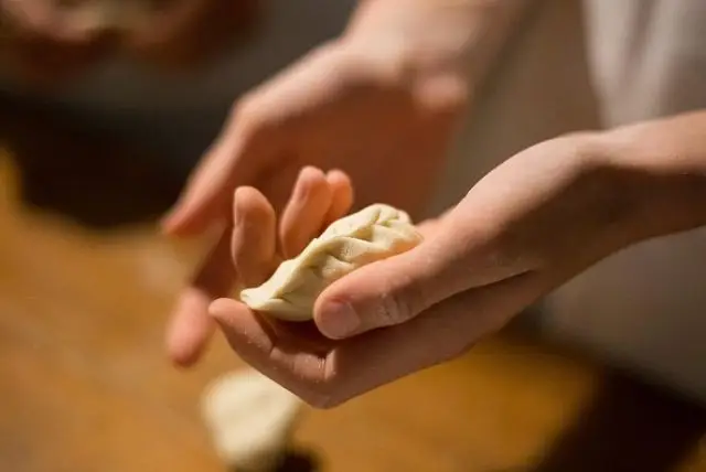 סדנת בישול אוכל מקומי בקליארי בסגנון סרדיניה (Sardinian Cooking Class) להכנת Culurgiones (קולורג'ונס) credit to viator.com