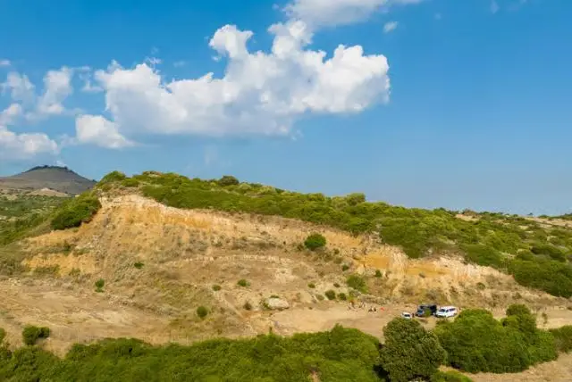 כניסה לאתר חפירות ארכיאולוגיות - Geosite of Duidduru credit to getyourguide.com