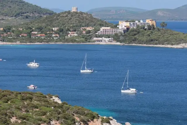 סרדיניה או קורסיקה מי צפונית יותר